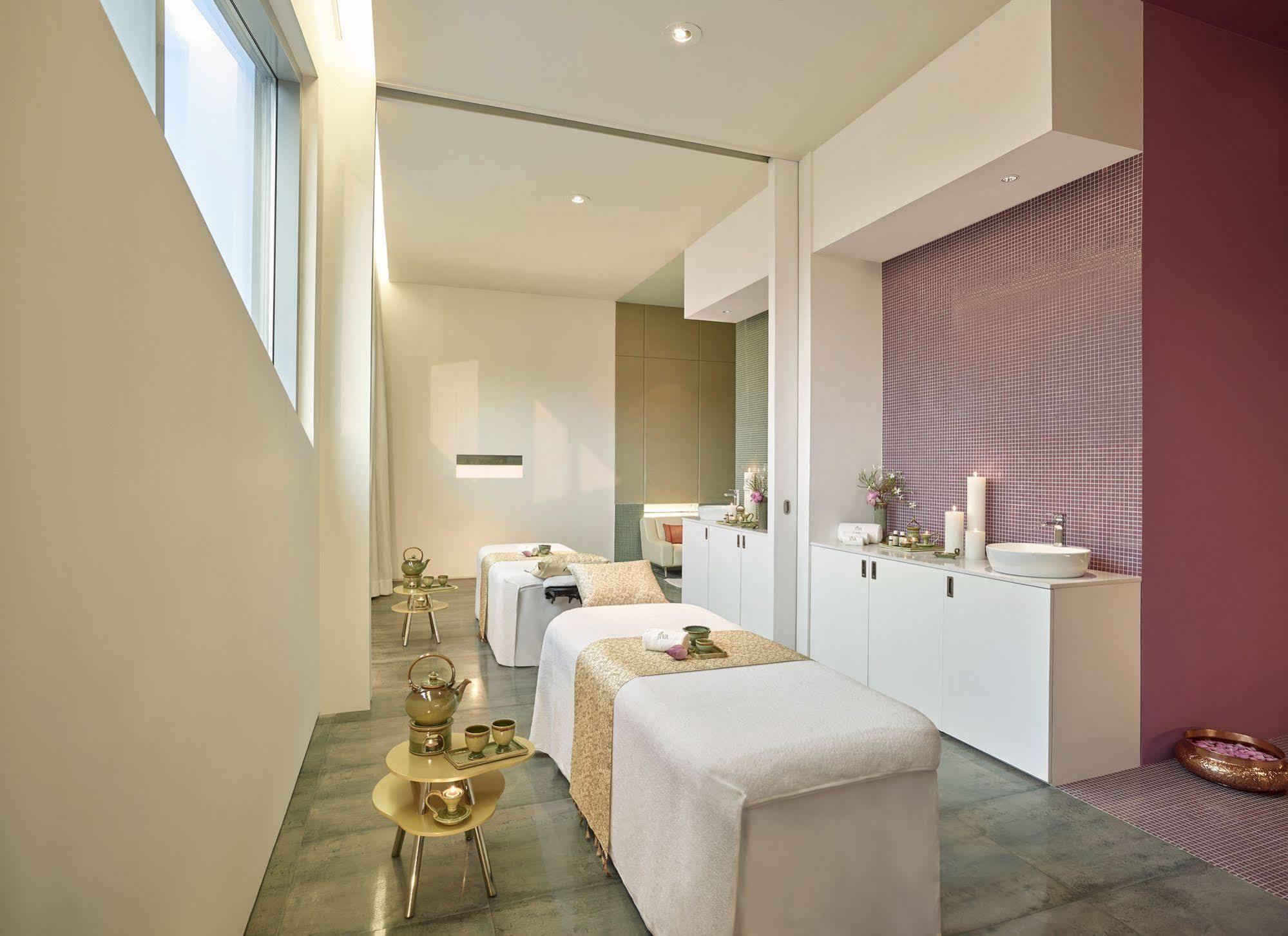 Hotel Vivanta New Delhi, Dwarka Delhi (National Capital Territory of India)